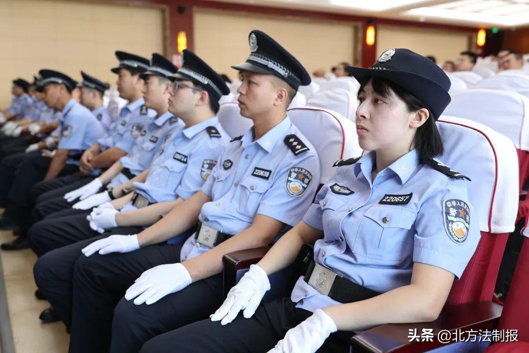 从CCTV12平安365车祸视频里,我看到了我们每个人都可能犯的错 从CCTV12平安365车祸视频里,我看到了我们每个人都可能犯的错